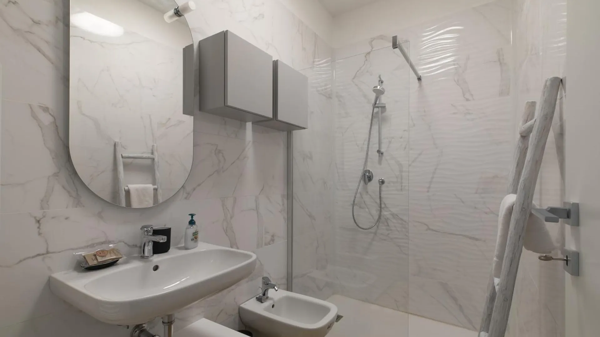 Ines & Dados Central Luxury Loft In Padua Daire